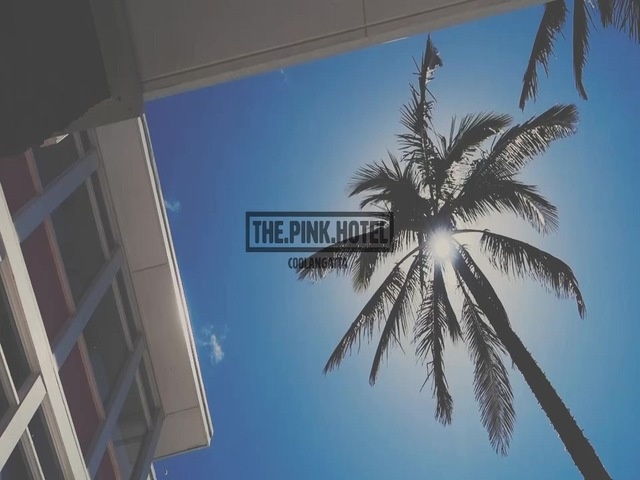 http://thepinkhotelcoolangatta.com/